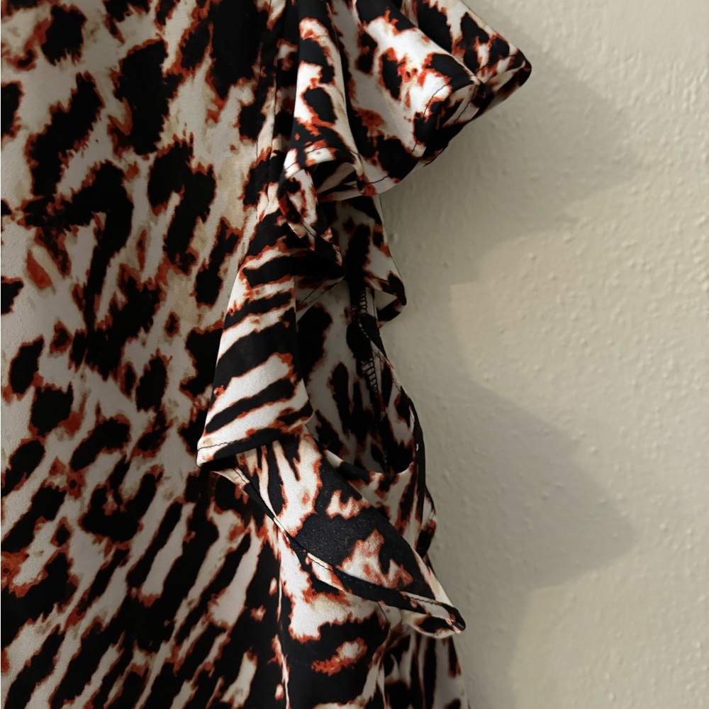 Calvin Klein Animal Print Blouse - Size M - Chic & Stylish